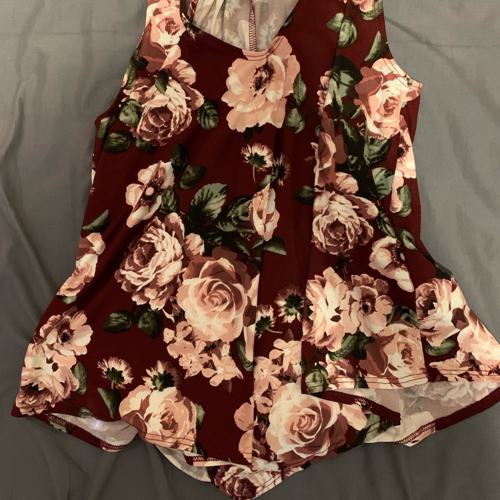 Pretty flowy floral top